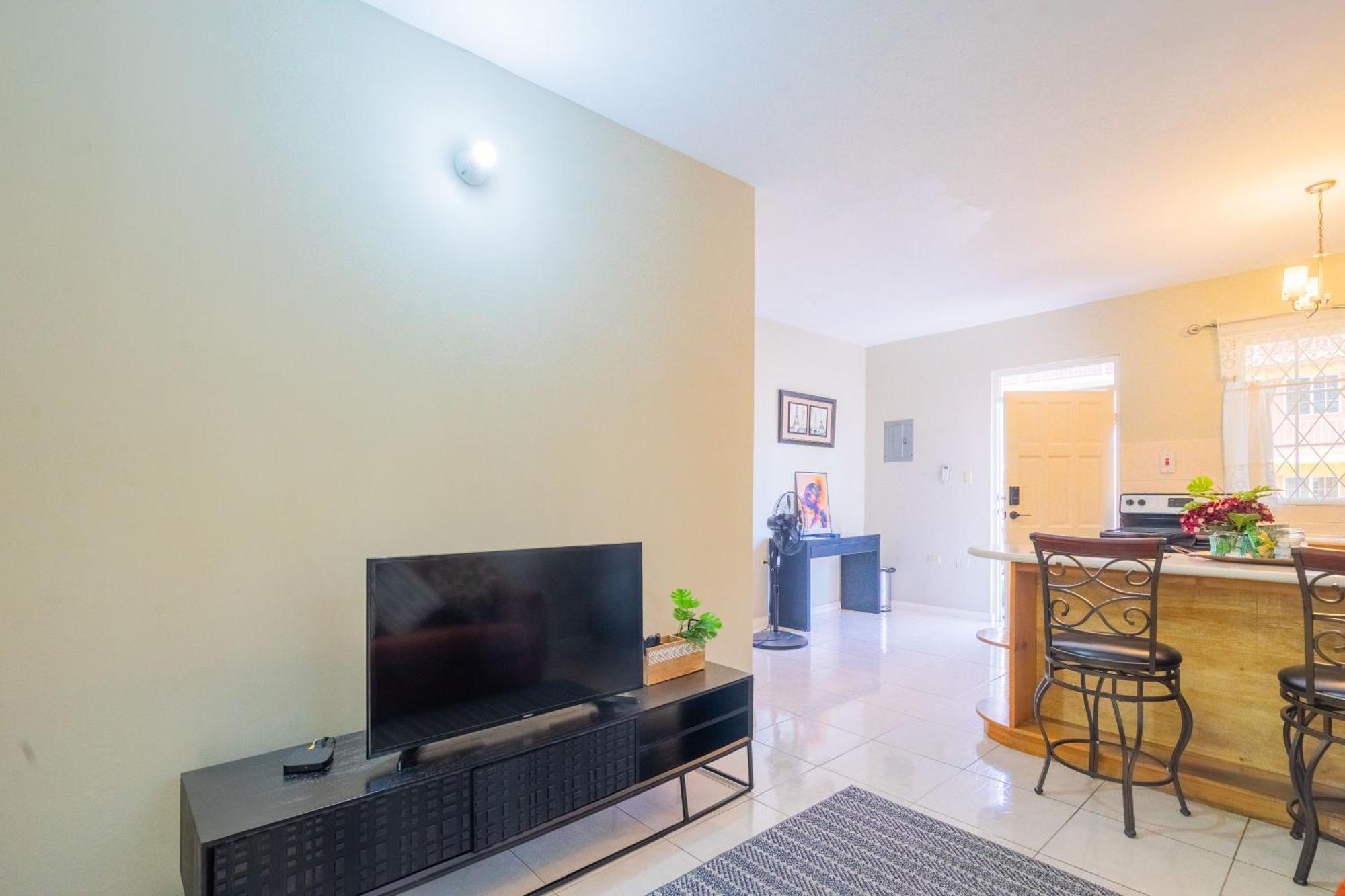 Musgrave Annex- Comfy 1 Bedroom Apartment On The Ground Floor كينغستون المظهر الخارجي الصورة